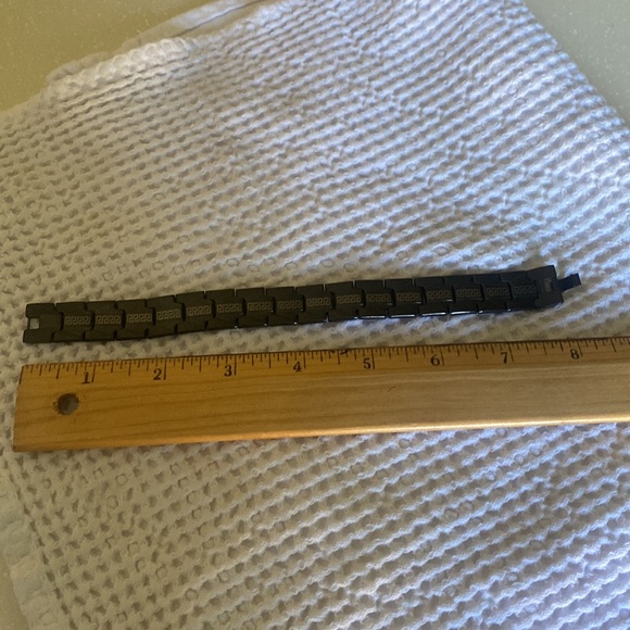 Men’s wrist band - metal with silver/grey design - Picture 2 of 5